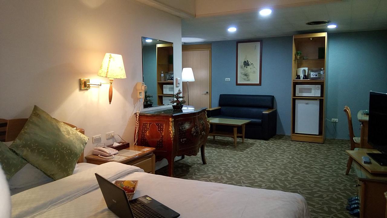 Berkeley Business Hotel Zhongzheng Hsinchu Dış mekan fotoğraf