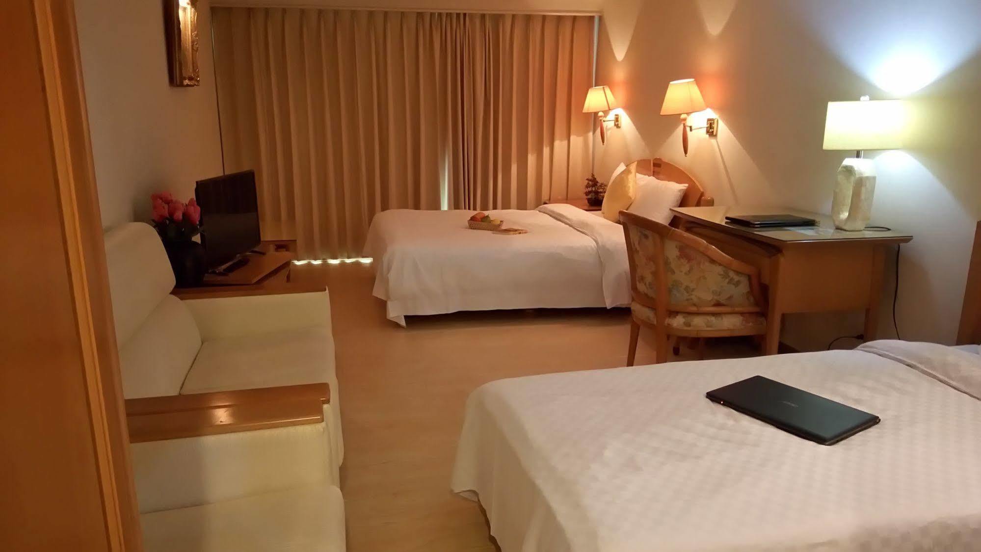Berkeley Business Hotel Zhongzheng Hsinchu Dış mekan fotoğraf