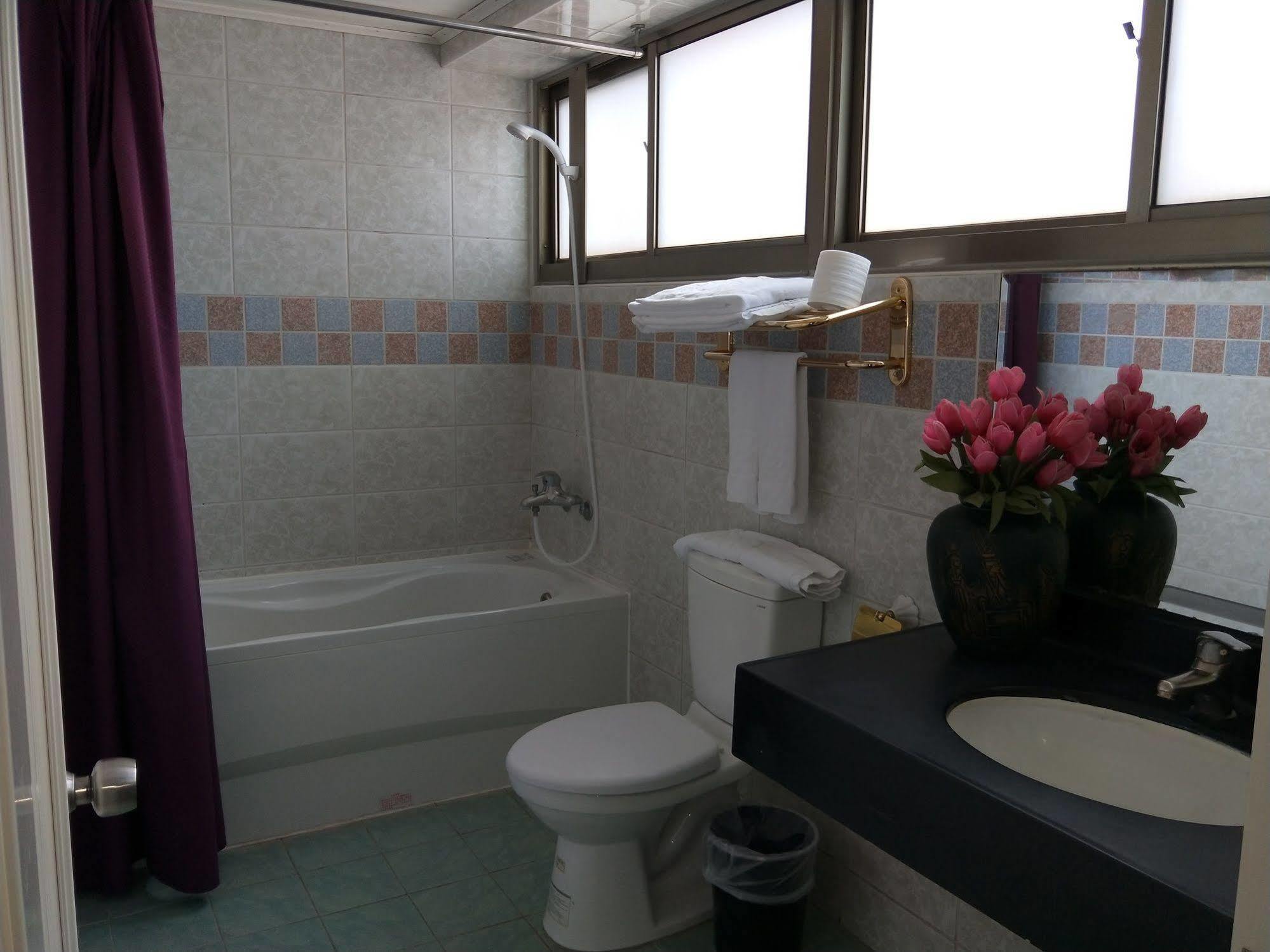 Berkeley Business Hotel Zhongzheng Hsinchu Dış mekan fotoğraf