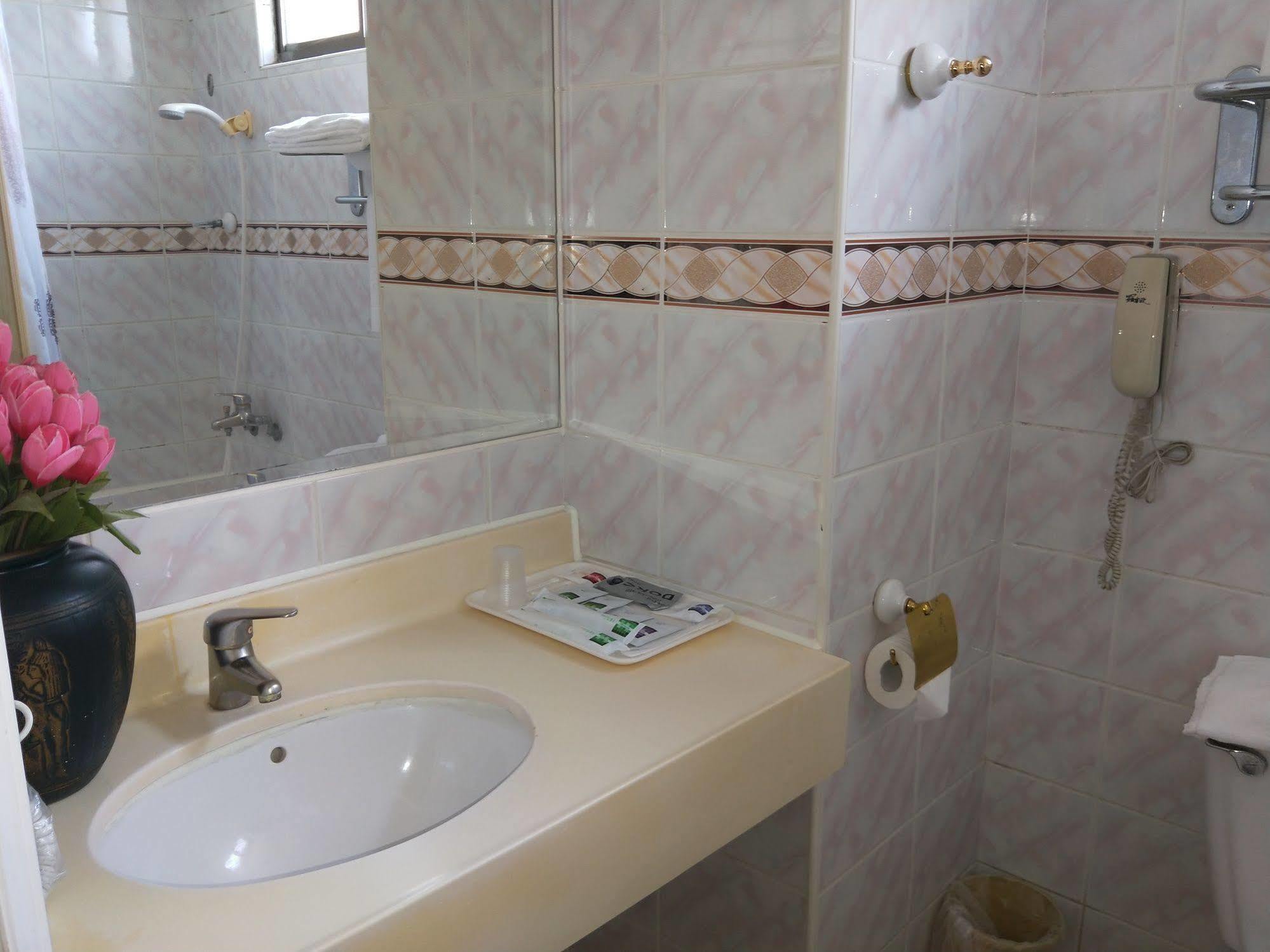 Berkeley Business Hotel Zhongzheng Hsinchu Dış mekan fotoğraf