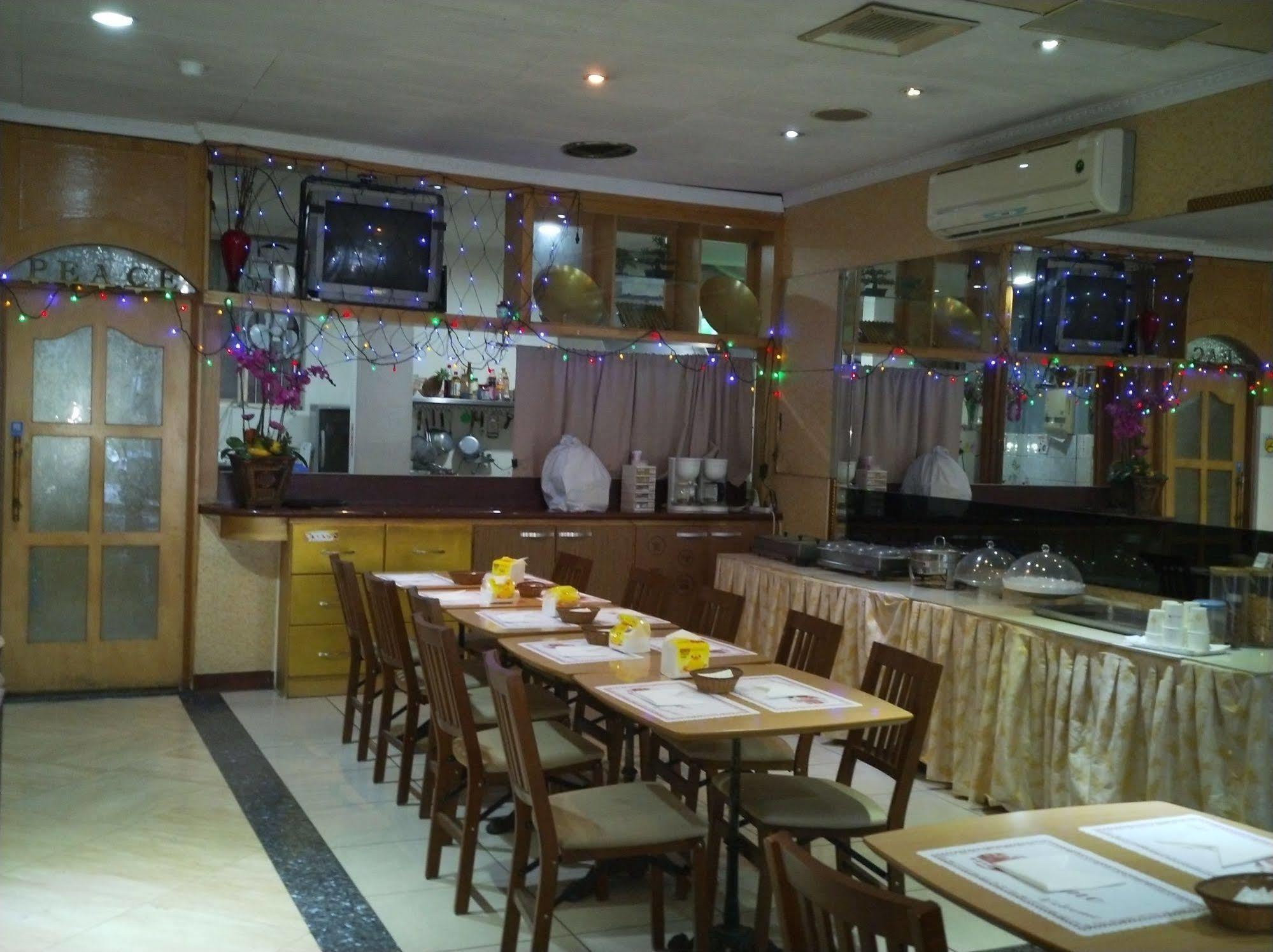 Berkeley Business Hotel Zhongzheng Hsinchu Dış mekan fotoğraf