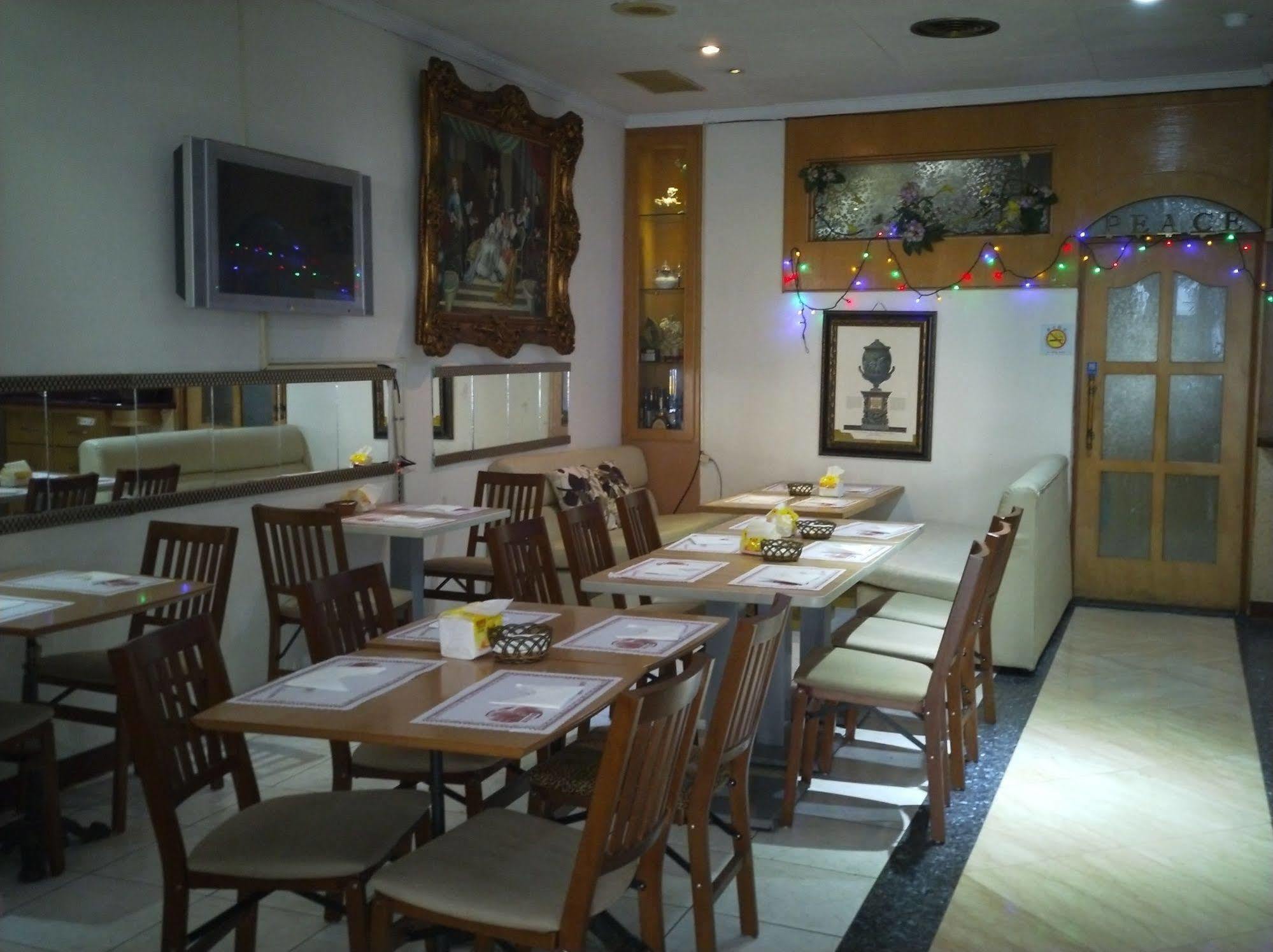Berkeley Business Hotel Zhongzheng Hsinchu Dış mekan fotoğraf