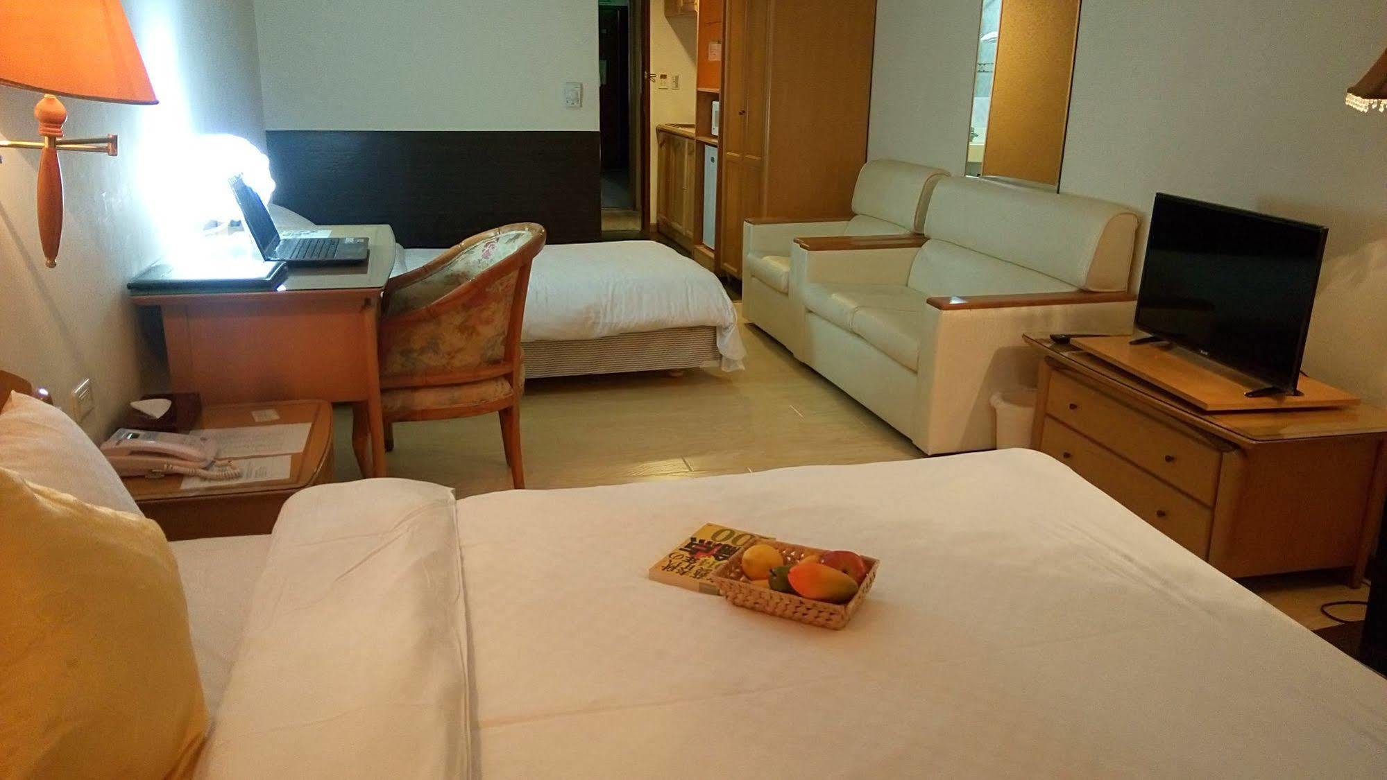 Berkeley Business Hotel Zhongzheng Hsinchu Dış mekan fotoğraf