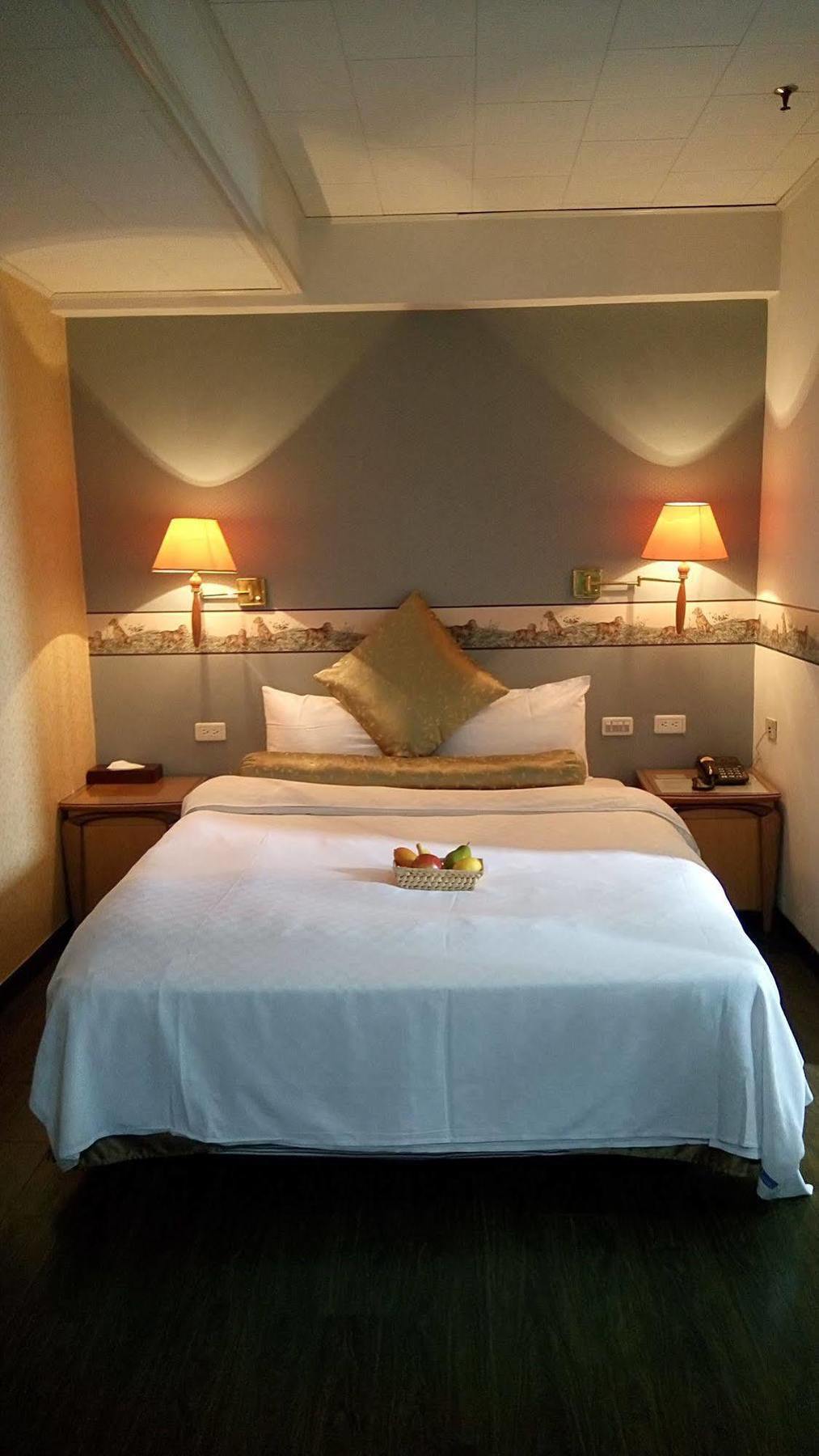 Berkeley Business Hotel Zhongzheng Hsinchu Dış mekan fotoğraf