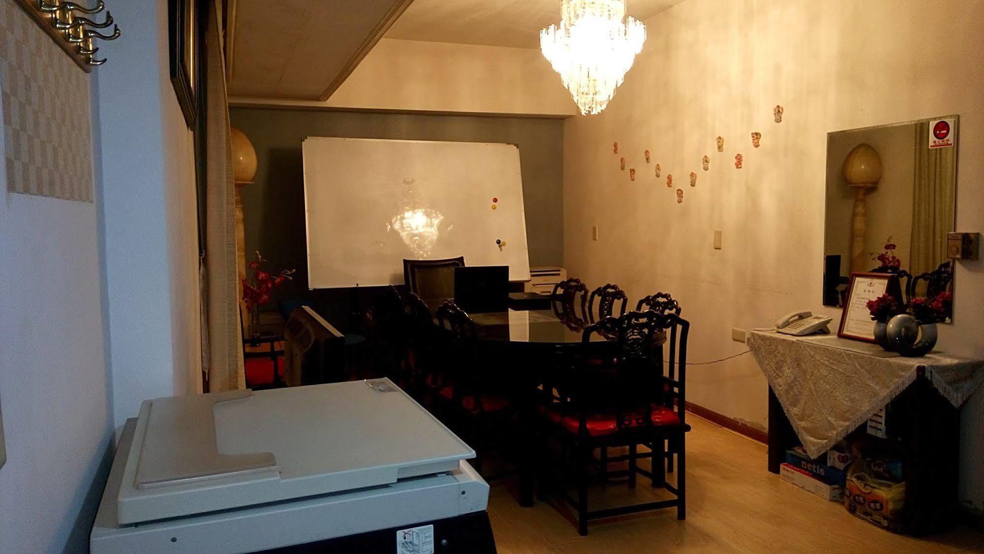 Berkeley Business Hotel Zhongzheng Hsinchu Dış mekan fotoğraf
